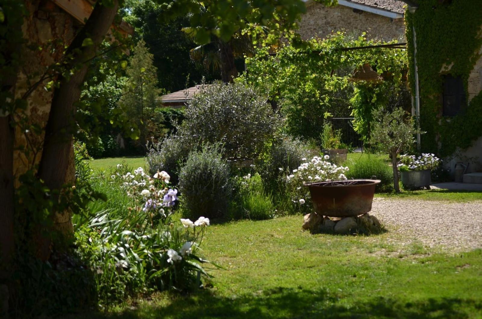 Ferme St Pierre 2 Suites Avec Repas, Piscine, Clim, Cheminee Ou Baignoire Spa Chabeuil ภายนอก รูปภาพ