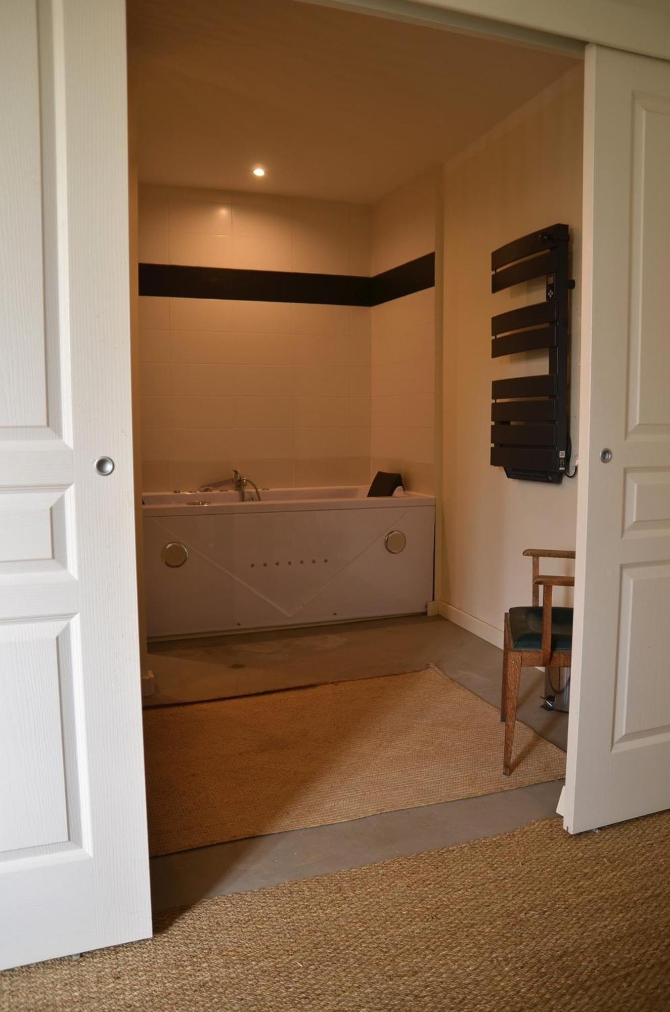 Ferme St Pierre 2 Suites Avec Repas, Piscine, Clim, Cheminee Ou Baignoire Spa Chabeuil ภายนอก รูปภาพ